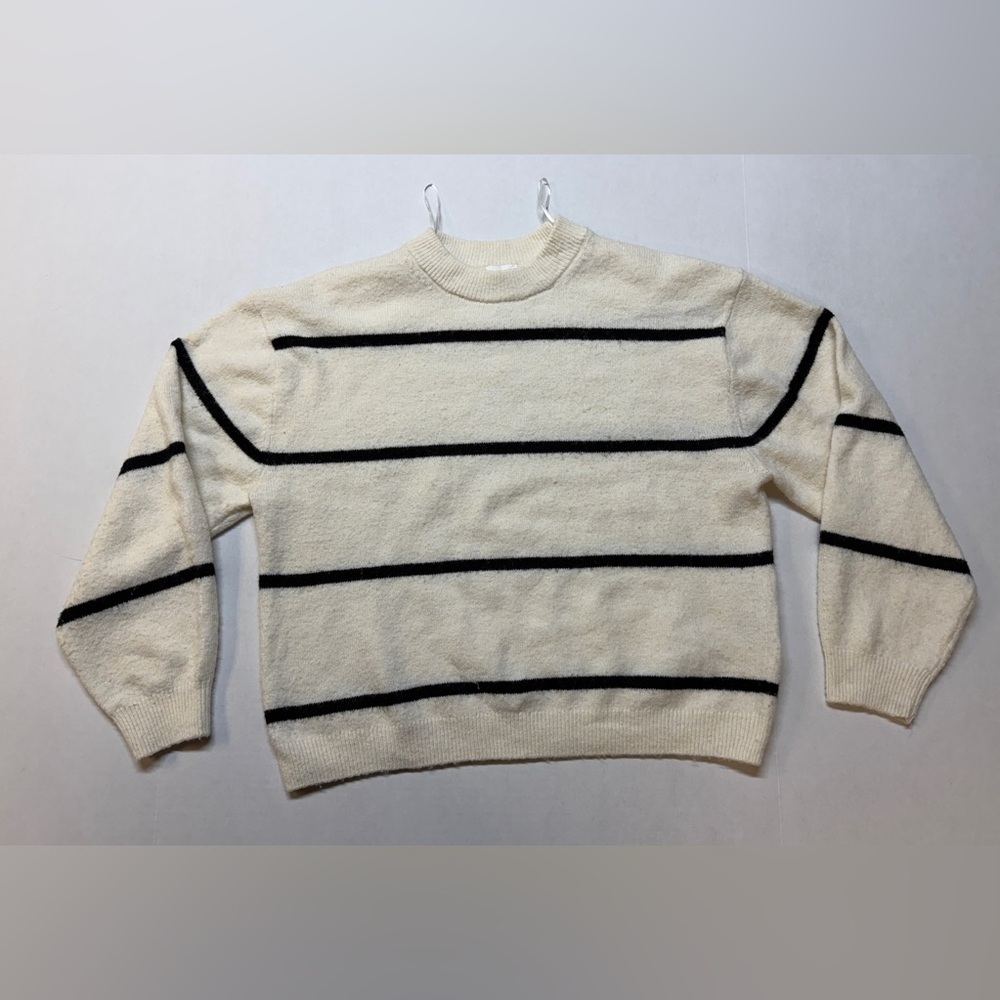 H&M Women’s Cream and Black‎ Striped Small Knit Sweater